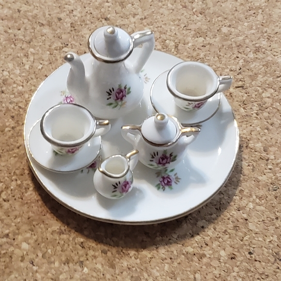 Vintage Porcelain mini Tea Pot. Art 